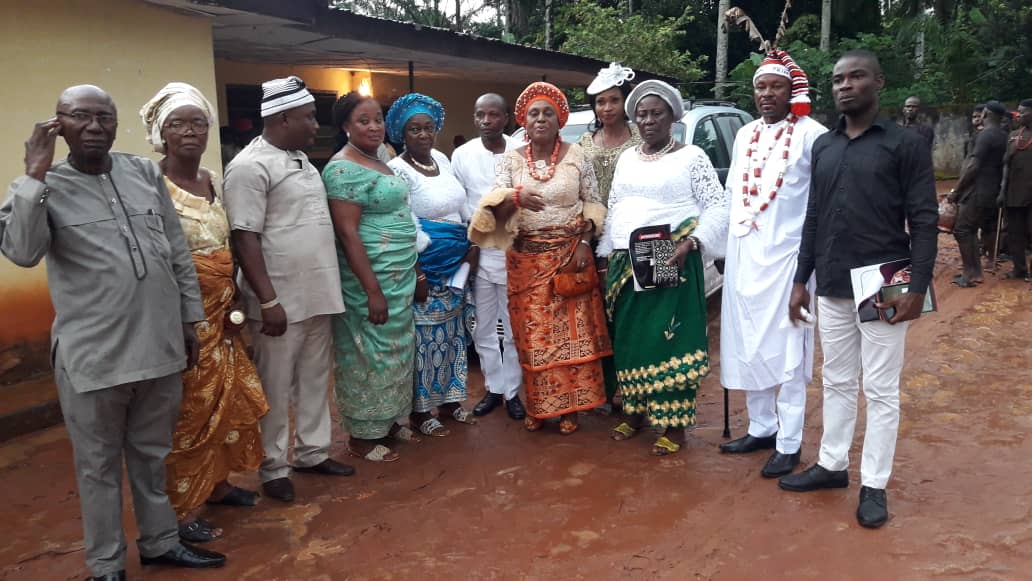 Orji Kalu grace Iriji Nneato as Eze Okereke showers blessing on the Senator