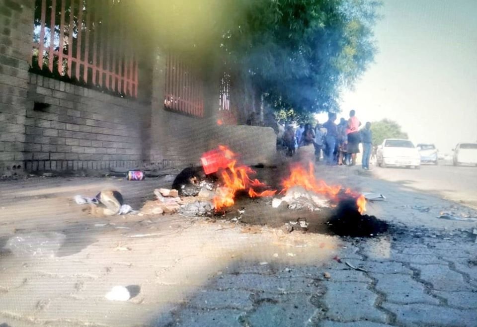 Tension; "Foreigners Must Go" - South Africans chants as violence erupts in Diepsloot