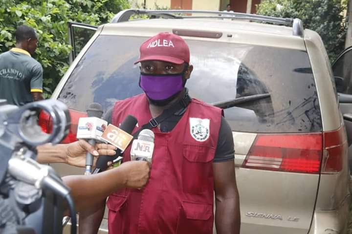 Abia Covid-19 Taskforce, Community Youths Intercept Vehicle Loaded With Bags Of Weeds